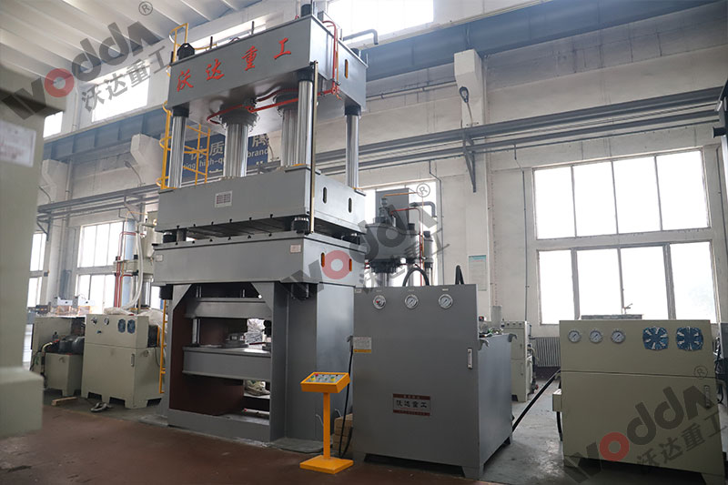 不鏽鋼(gāng)托盤拉伸(shēn)液壓機 不(bú)鏽鋼托盤(pán)拉伸液壓(yā)機