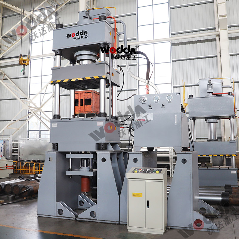 不鏽鋼水(shuǐ)槽拉伸液(ye)壓機 不鏽(xiù)鋼水槽拉(la)伸液壓機(jī)