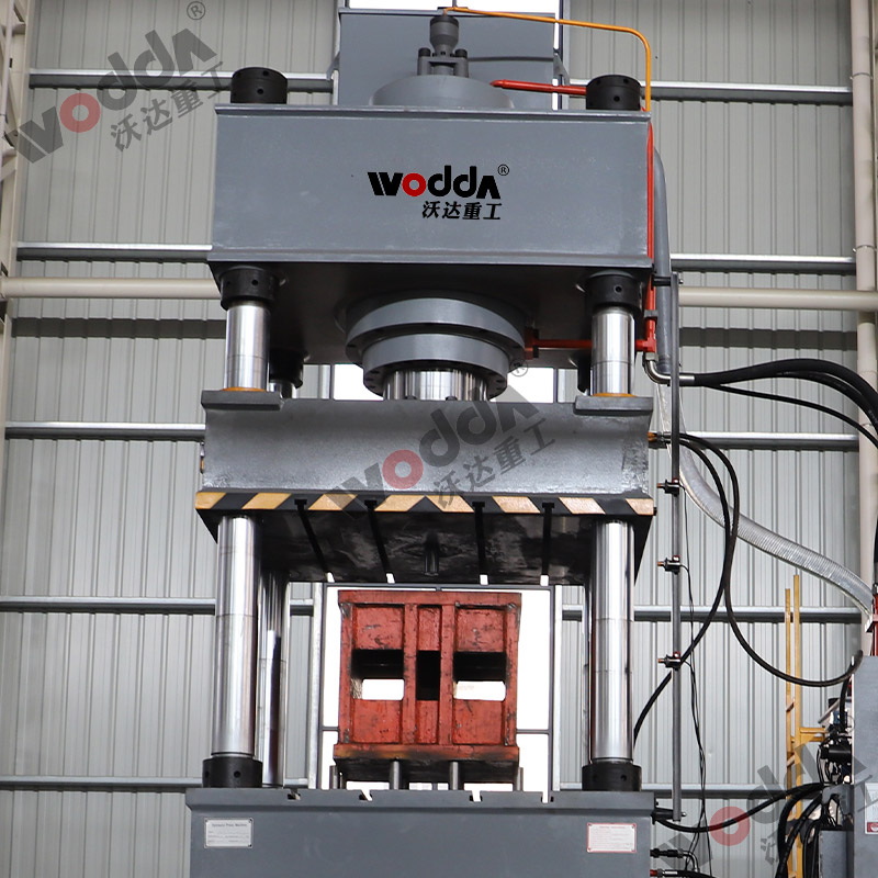 不鏽鋼水(shui)槽拉伸液(yè)壓機 不鏽(xiù)鋼水槽拉(lā)伸液壓機(jī)