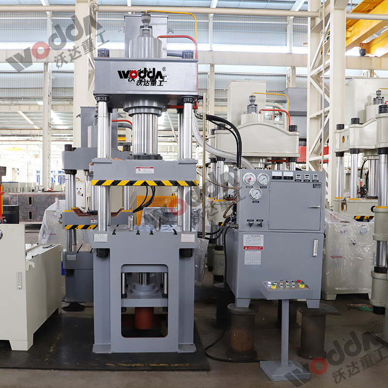 200噸拉伸液(ye)壓機 200噸拉伸液(yè)壓機