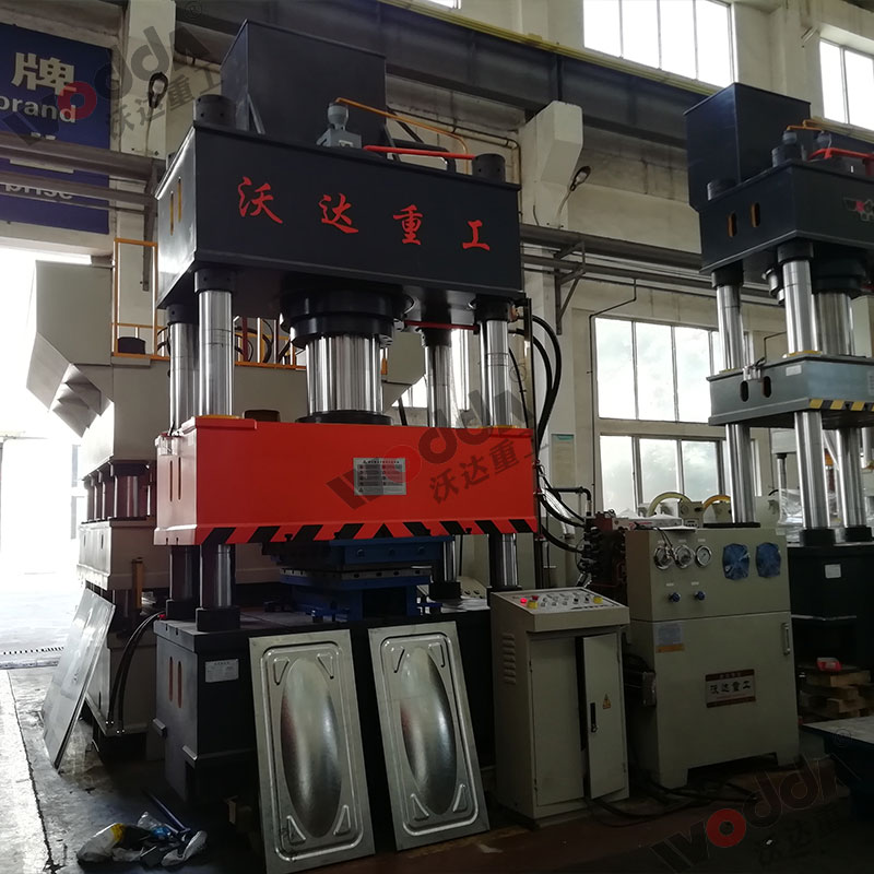 400噸不鏽鋼(gang)水箱拉伸液壓機(ji) 400噸不鏽鋼水箱拉(lā)伸液壓機