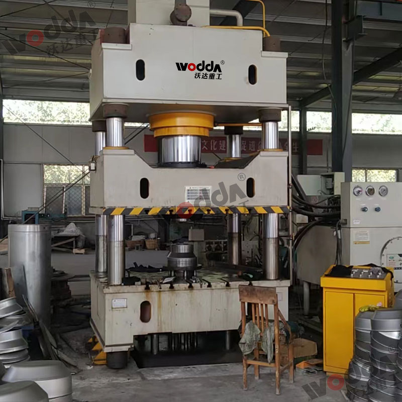 封頭液(yè)壓機 封(feng)頭液壓(yā)機