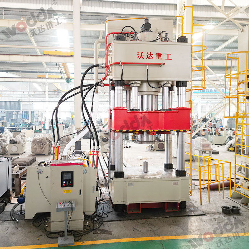 800噸封頭(tou)液壓機 800噸封(fēng)頭液壓機