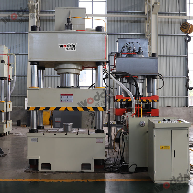 400噸不鏽(xiù)鋼水箱闆(pǎn)拉伸液壓(ya)機 400噸不鏽(xiù)鋼水箱闆(pan)拉伸液壓(ya)機