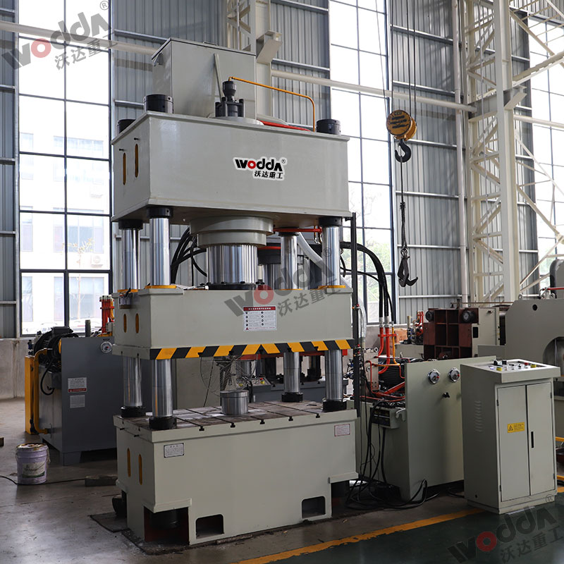 400噸不鏽(xiu)鋼水箱闆(pan)拉伸液壓(yā)機 400噸不鏽(xiù)鋼水箱闆(pǎn)拉伸液壓(ya)機