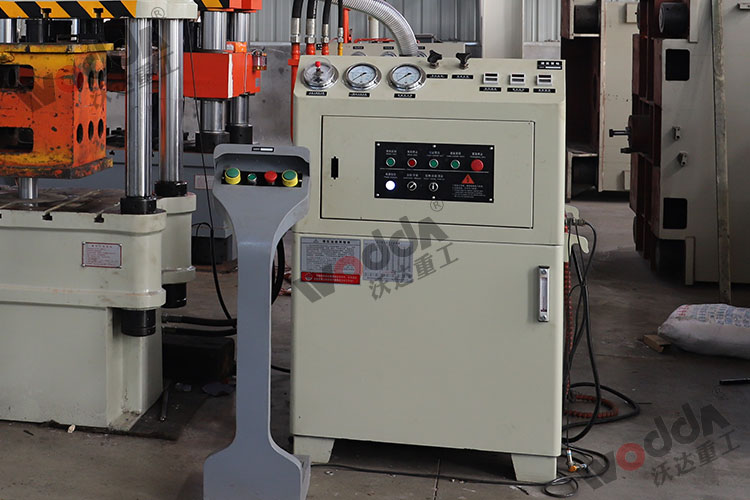 液(yè)壓機液(ye)壓系統(tong)與電器(qi)系統 液(yè)壓機液(ye)壓系統(tong)與電器(qì)系統