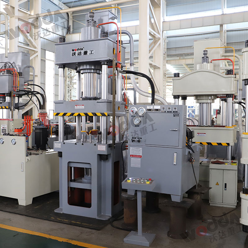 200噸金(jīn)屬薄闆拉(la)伸液壓機(jī) 200噸金屬薄(bao)闆拉伸液(yè)壓機