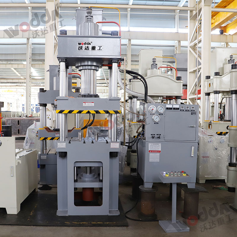 200噸拉(la)伸機 200噸拉(lā)伸機