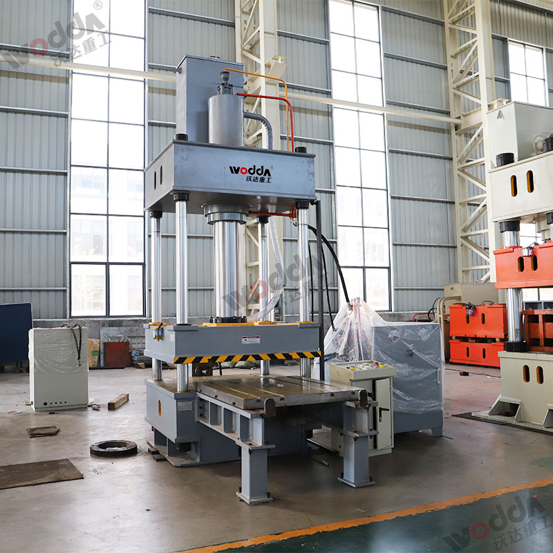 200噸四柱拉(lā)伸液壓機帶移動(dòng)工作台 200噸四柱拉(la)伸液壓機帶移動(dong)工作台