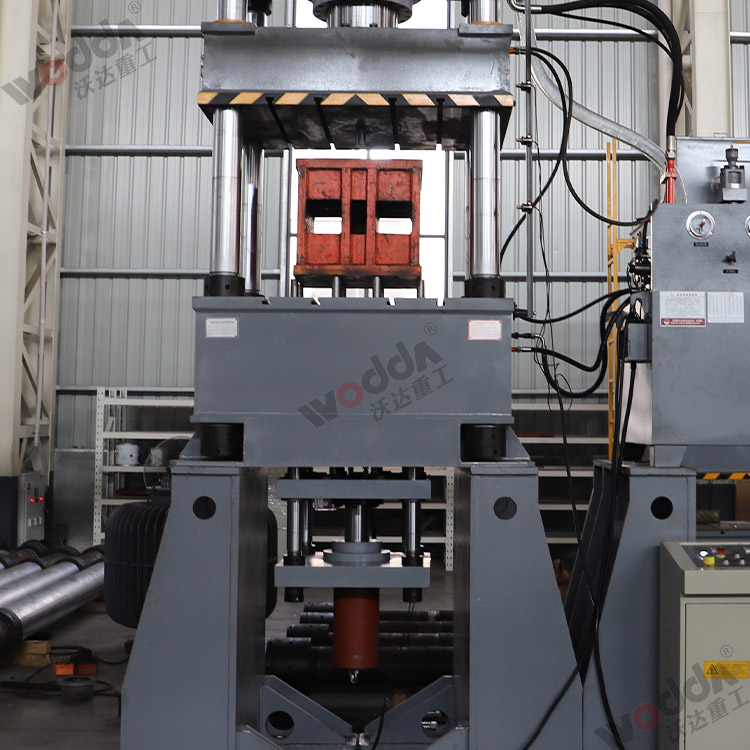 400噸液壓(yā)機(多頂(ding)杆) 400噸液(yè)壓機(多(duō)頂杆)