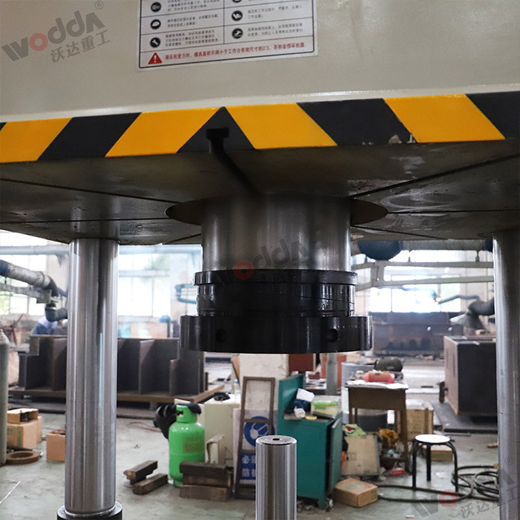 封頭液(ye)壓機沖頭(tou) 封頭液壓(yā)機沖頭