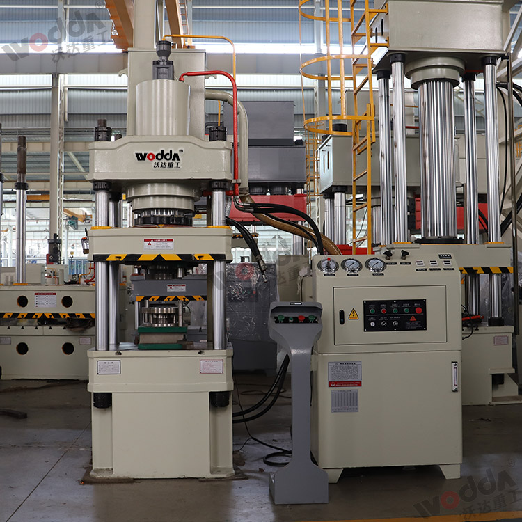 200噸下頂缸(gāng)式拉伸液壓(ya)機整機(圖1) 200噸(dun)下頂缸式拉(la)伸液壓機整(zheng)機(圖1)