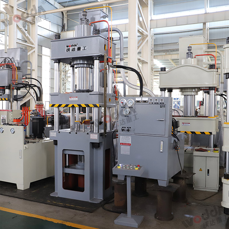 200噸多頂(ding)杆拉伸液壓(ya)機(圖1) 200噸多頂(dǐng)杆拉伸液壓(ya)機(圖1)