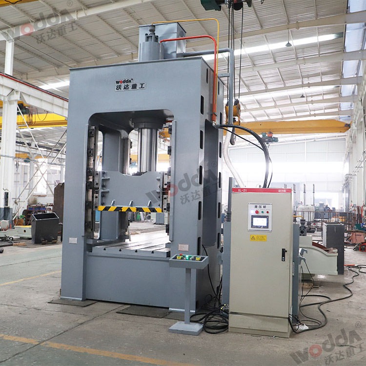 200噸框架液(yè)壓機(圖3) 200噸框架液(ye)壓機(圖3)