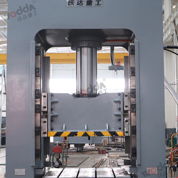 200噸框架液(yè)壓機(滑塊,導軌) 200噸(dun)框架液壓機(滑塊(kuai),導軌)