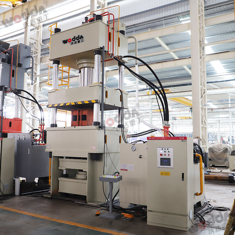 500噸多頂杆(gǎn)拉伸液壓機(圖(tú)2) 500噸多頂杆拉伸(shen)液壓機(圖2)