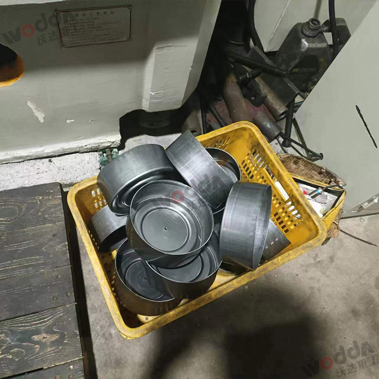 315噸(dūn)上置液壓墊(nian)拉伸液壓機(jī)拉伸産品 315噸(dun)上置液壓墊(nian)拉伸液壓機(jī)拉伸産品