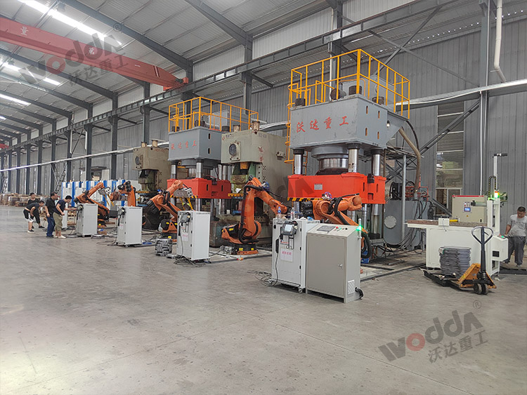 2000噸汽車離(lí)合器外殼拉(lā)伸液壓機加(jia)工現場.jpg 2000噸汽(qì)車離合器外(wai)殼拉伸液壓(ya)機加工現場(chǎng).jpg