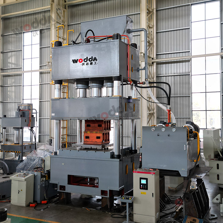 1500噸四(sì)柱拉伸(shen)液壓機(jī)側視圖(tu) 1500噸四柱(zhu)拉伸液(yè)壓機側(cè)視圖