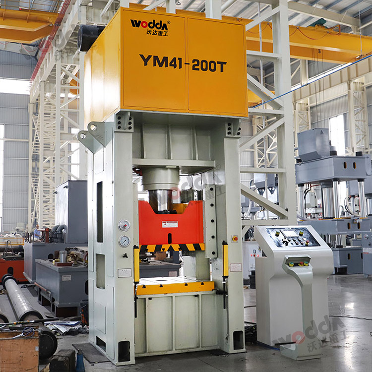 200噸框架(jia)式液壓(yā)機(圖1) 200噸(dūn)框架式(shì)液壓機(jī)(圖1)