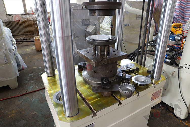 200噸金屬托盤拉(la)伸液壓機(模具1) 200噸(dun)金屬托盤拉伸液(yè)壓機(模具1)