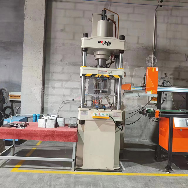 100噸不(bu)鏽鋼廚具拉(la)伸液壓機 100噸(dūn)不鏽鋼廚具(jù)拉伸液壓機(ji)