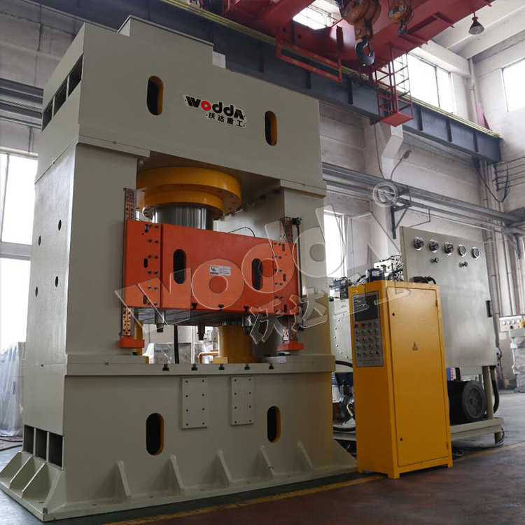 630噸框架(jia)式薄闆拉(la)伸液壓機(jī) 630噸框架式(shi)薄闆拉伸(shēn)液壓機