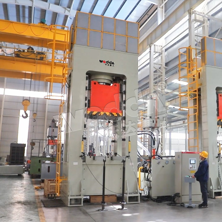 630噸框架(jia)液壓機(ji)車間圖(tu) 630噸框架(jià)液壓機(ji)車間圖(tu)