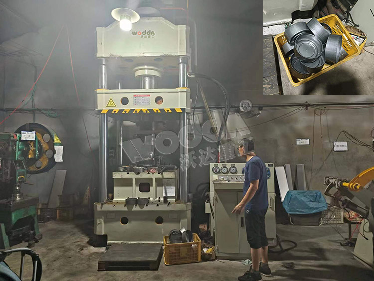 上置液(ye)壓墊315噸金屬(shu)薄闆拉伸液(ye)壓機 上置液(ye)壓墊315噸金屬(shu)薄闆拉伸液(yè)壓機