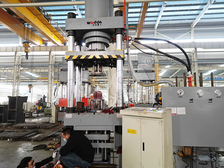 500噸冷泵紫(zǐ)銅内膽拉(la)伸液壓機(ji) 500噸冷泵紫(zǐ)銅内膽拉(la)伸液壓機(ji)