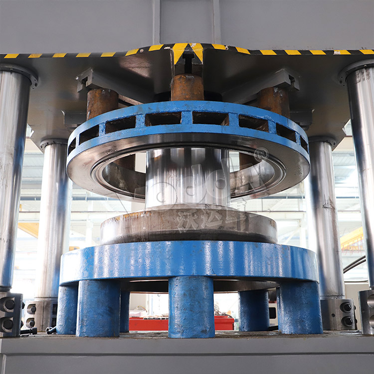 3000噸封頭(tóu)拉伸機(ji)工作台(tai) 3000噸封頭(tou)拉伸機(ji)工作台(tái)