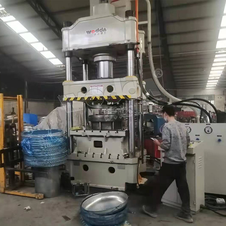 315噸汽車(chē)水箱拉(la)伸液壓(yā)機 315噸汽(qì)車水箱(xiāng)拉伸液(ye)壓機