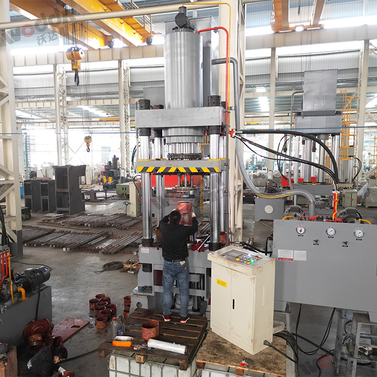 500噸冷泵紫銅(tóng)内膽深拉伸液壓(ya)機 500噸冷泵紫銅内(nei)膽深拉伸液壓機(jī)