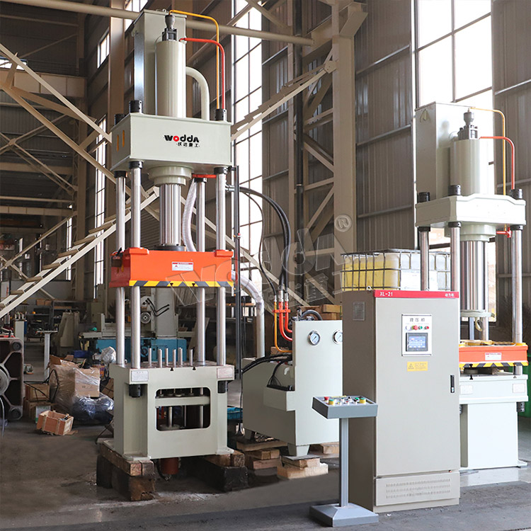 100噸(dūn)伺服四(si)柱拉伸(shēn)液壓機(jī) 100噸伺服(fú)四柱拉(la)伸液壓(yā)機