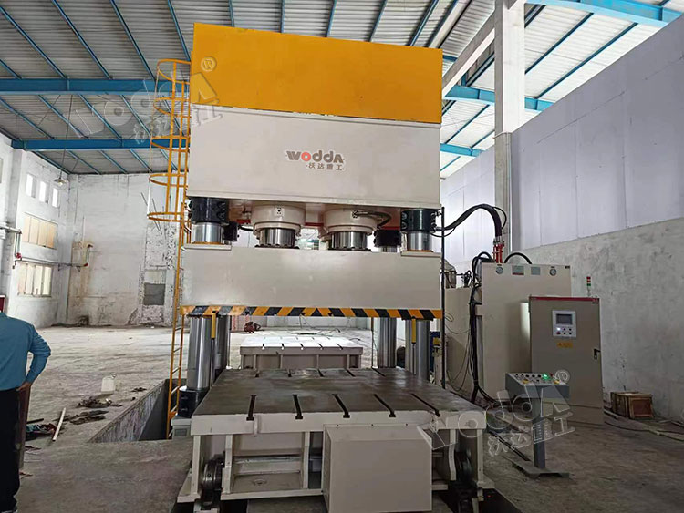 3000噸四柱液壓機(jī) 3000噸四柱液壓機