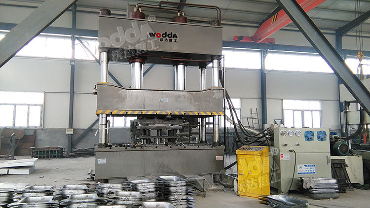 不鏽鋼(gang)水槽拉伸液(ye)壓機 不鏽鋼(gang)水槽拉伸液(yè)壓機