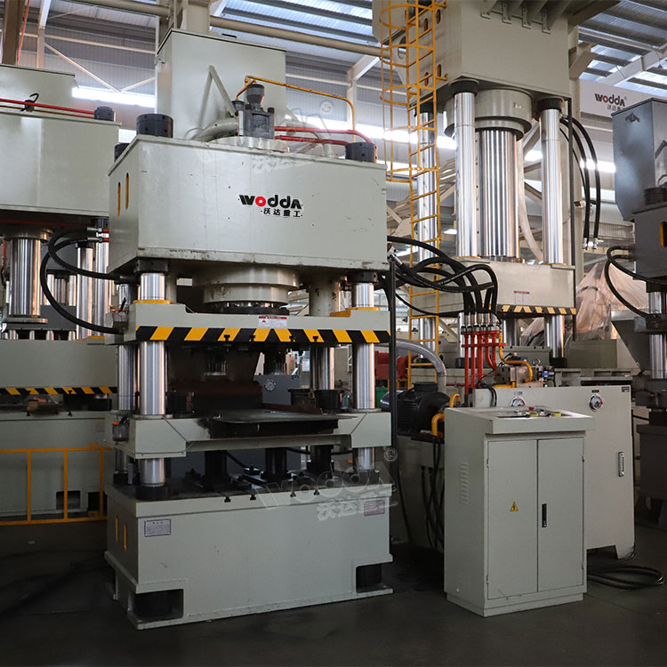 400噸(dun)四梁四柱鹽磚機(ji) 400噸四梁四柱鹽磚(zhuān)機