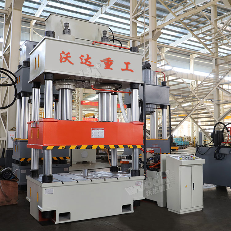 400噸三梁四(si)柱液壓機(jī) 400噸三梁四(si)柱液壓機(jī)