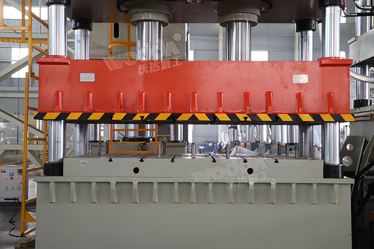 400噸四(sì)柱拉伸液(ye)壓機細節(jiē)圖 400噸四柱(zhu)拉伸液壓(yā)機細節圖(tú)