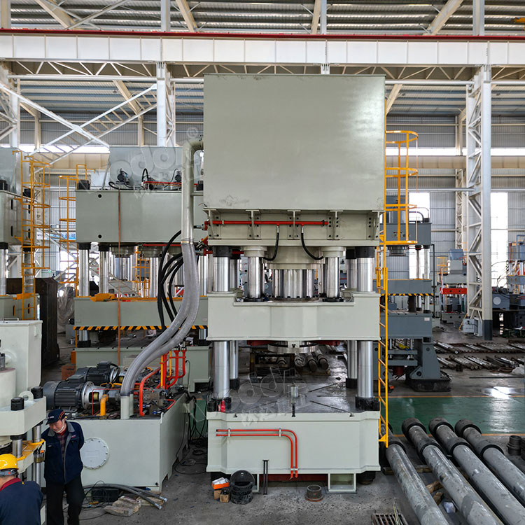 封頭(tóu)液壓機(ji)背面 封(fēng)頭液壓(yā)機背面(miàn)