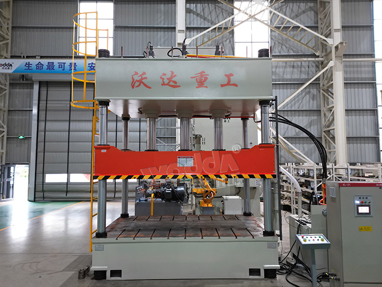 315噸四柱液(ye)壓機 315噸四(sì)柱液壓機(jī)