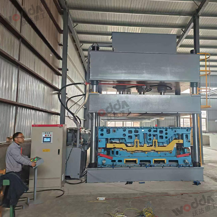 315噸汽車内(nèi)飾件液壓(ya)機 315噸汽車(chē)内飾件液(ye)壓機