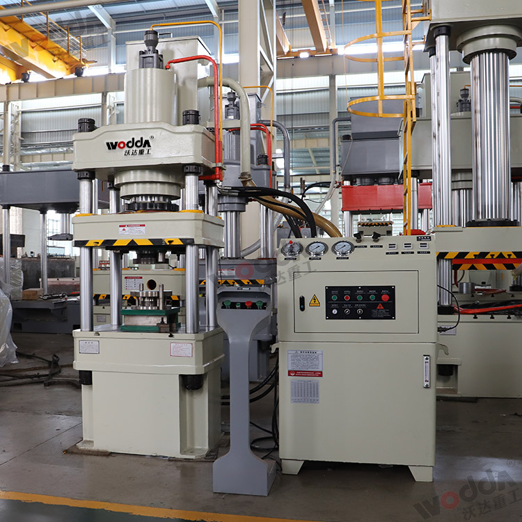 200噸下(xia)頂缸式(shì)拉伸液(ye)壓機 200噸(dun)下頂缸(gang)式拉伸(shēn)液壓機(jī)