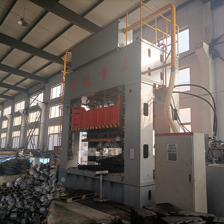 1000噸框(kuang)架式液壓(ya)機 1000噸框架(jià)式液壓機(jī)