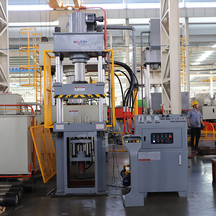 100噸拉(la)伸機車間(jiān)現貨 100噸拉(la)伸機車間(jiān)現貨