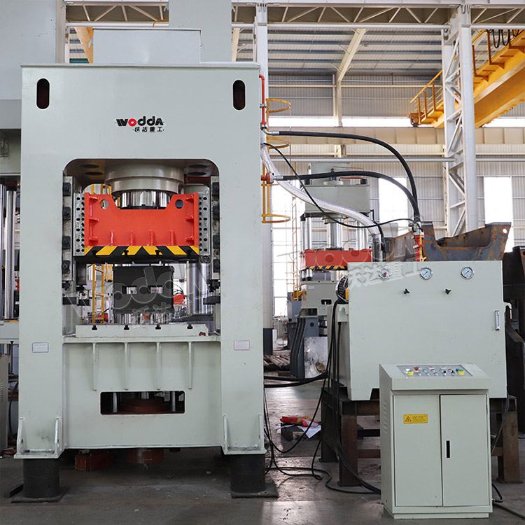 630噸薄(báo)闆拉伸液(yè)壓機 630噸薄(báo)闆拉伸液(ye)壓機