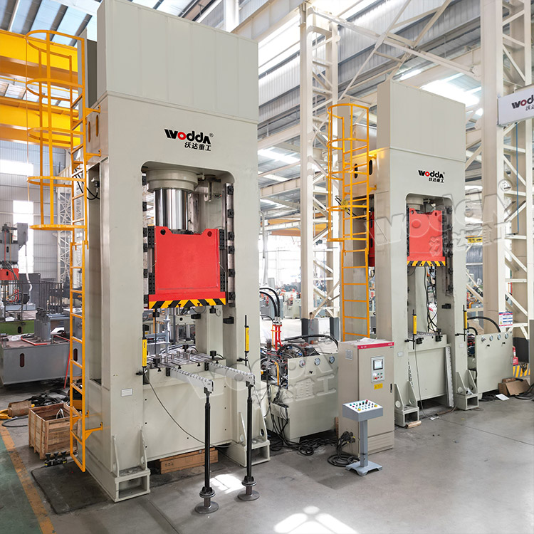 630噸框架(jia)式薄闆拉(la)伸液壓機(ji)帶夾模器(qì) 630噸框架式(shi)薄闆拉伸(shen)液壓機帶(dài)夾模器