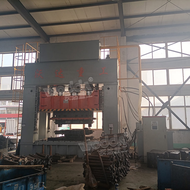 1000噸框(kuàng)架式汽車(chē)配件拉伸(shēn)液壓機 1000噸(dūn)框架式汽(qì)車配件拉(la)伸液壓機(jī)