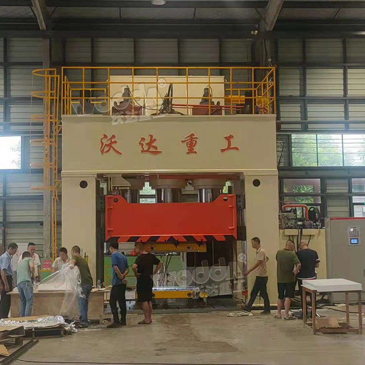 2000噸框架(jià)式液壓機(jī) 2000噸框架式(shi)液壓機