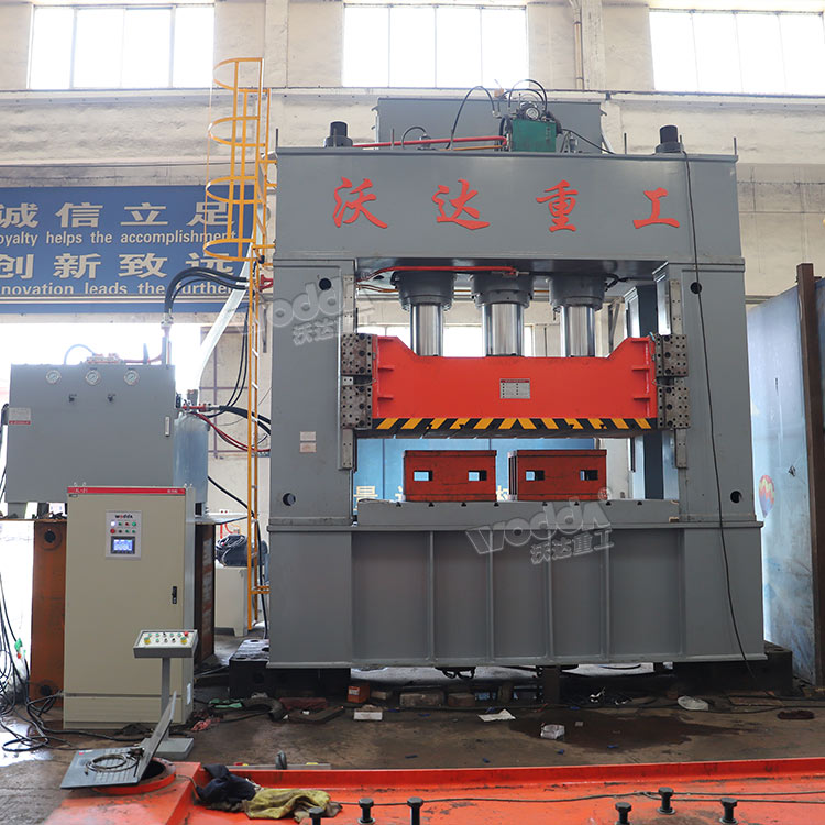 1000噸(dun)框架式液(yè)壓機車間(jian)現貨 1000噸框(kuàng)架式液壓(ya)機車間現(xian)貨